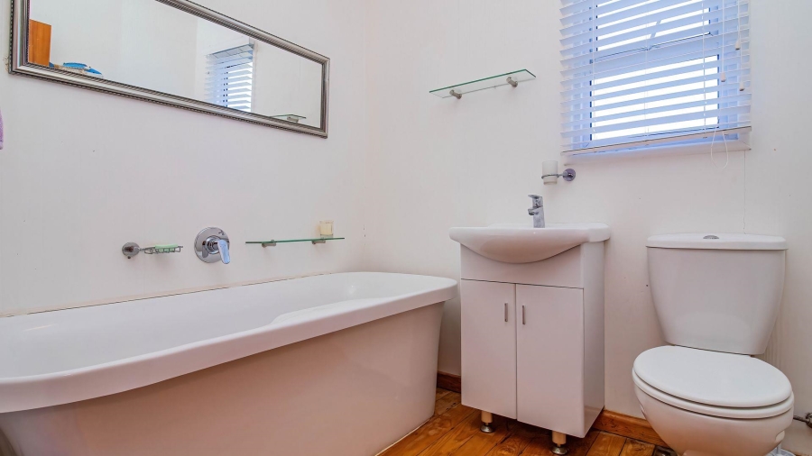 4 Bedroom Property for Sale in Perlemoenbaai Western Cape